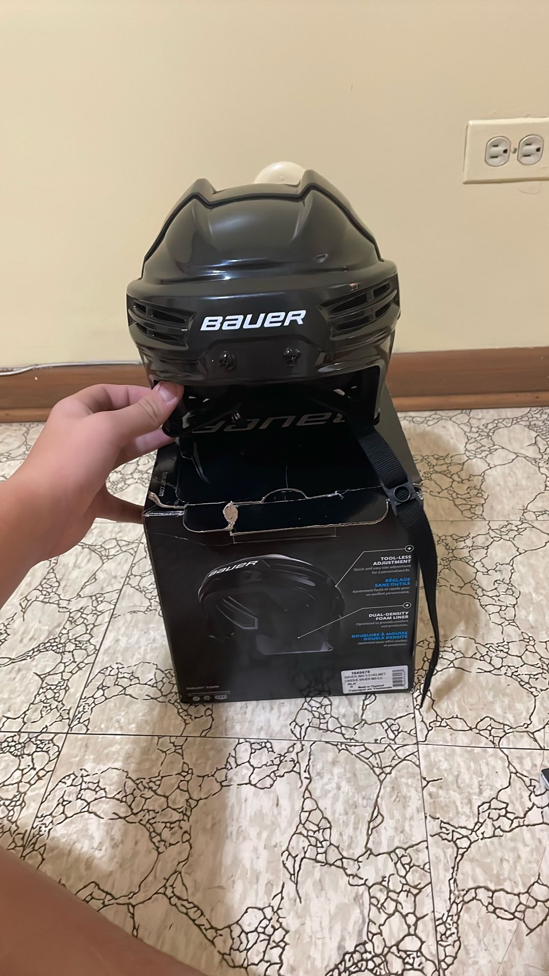 BAUER HOCKEY HELMET barley Used