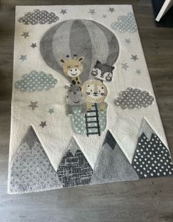 Cute Kids Area Rug – Hot Air Balloon & Animal Theme – 4x6 ft- Clean and well maintained
