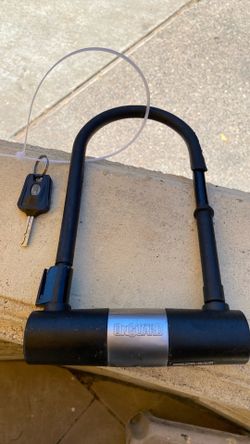 On guard Bicycle Ulrick with a key . Excellente .