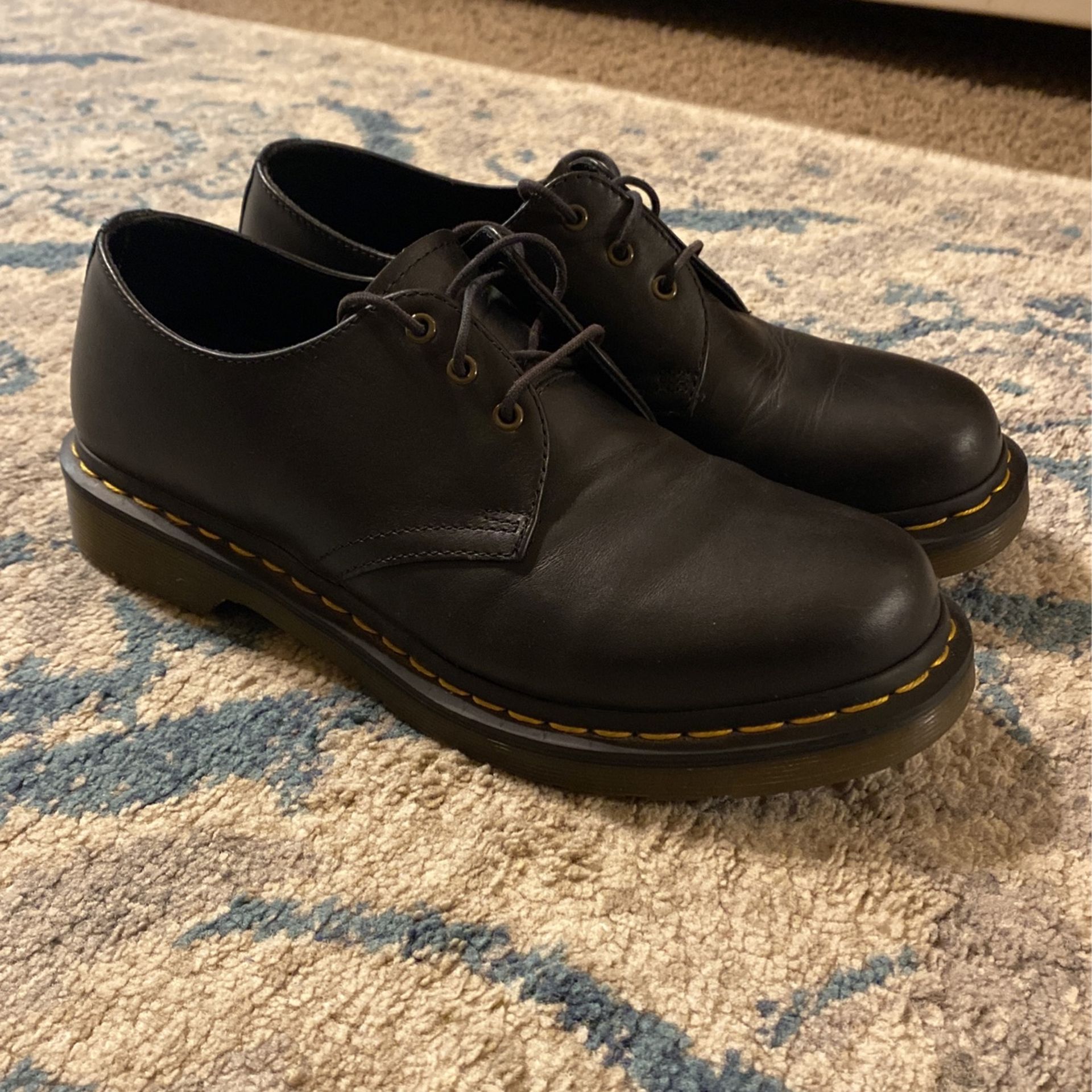 Doc Martens  Black Leather Oxford Shoe Size 9/UK 7