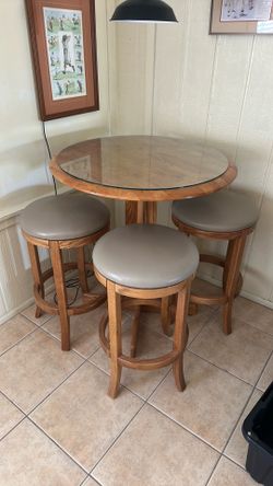 Table with three chairs