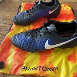 NIKE JUNIORS CLEATS SIZE 7 USED “MAGISTA” 