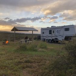 2002 Sunnybrook 27’ 5th Wheel