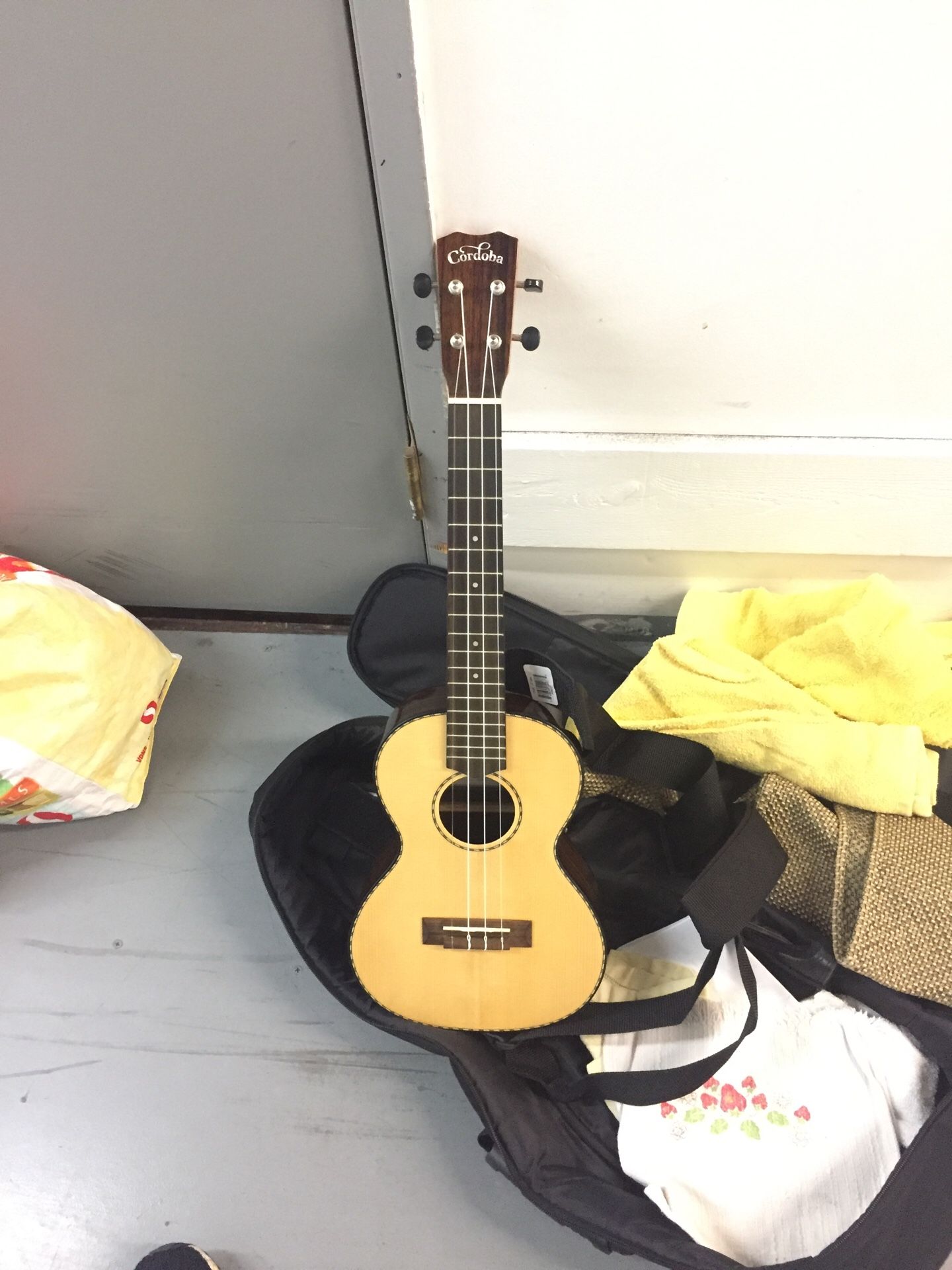 Perfect condition uke paid $200at guitar center