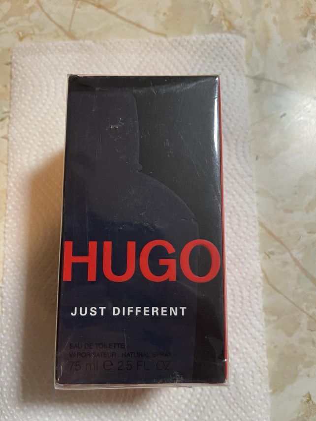 Hugo Just Different by Hugo Boss Eau De Toilette Spray.