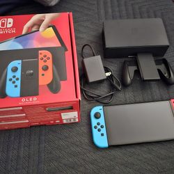 Nintendo Switch OLED – Excellent Condition + Extra Joy-Cons 🎮