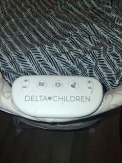Delta Children Bassinett