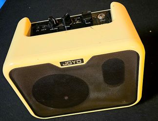 JOYO PORTATBLE BASS GUITAR AMP (10W)