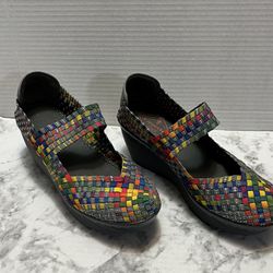 ST JOHNS BAY shoes Size 8 