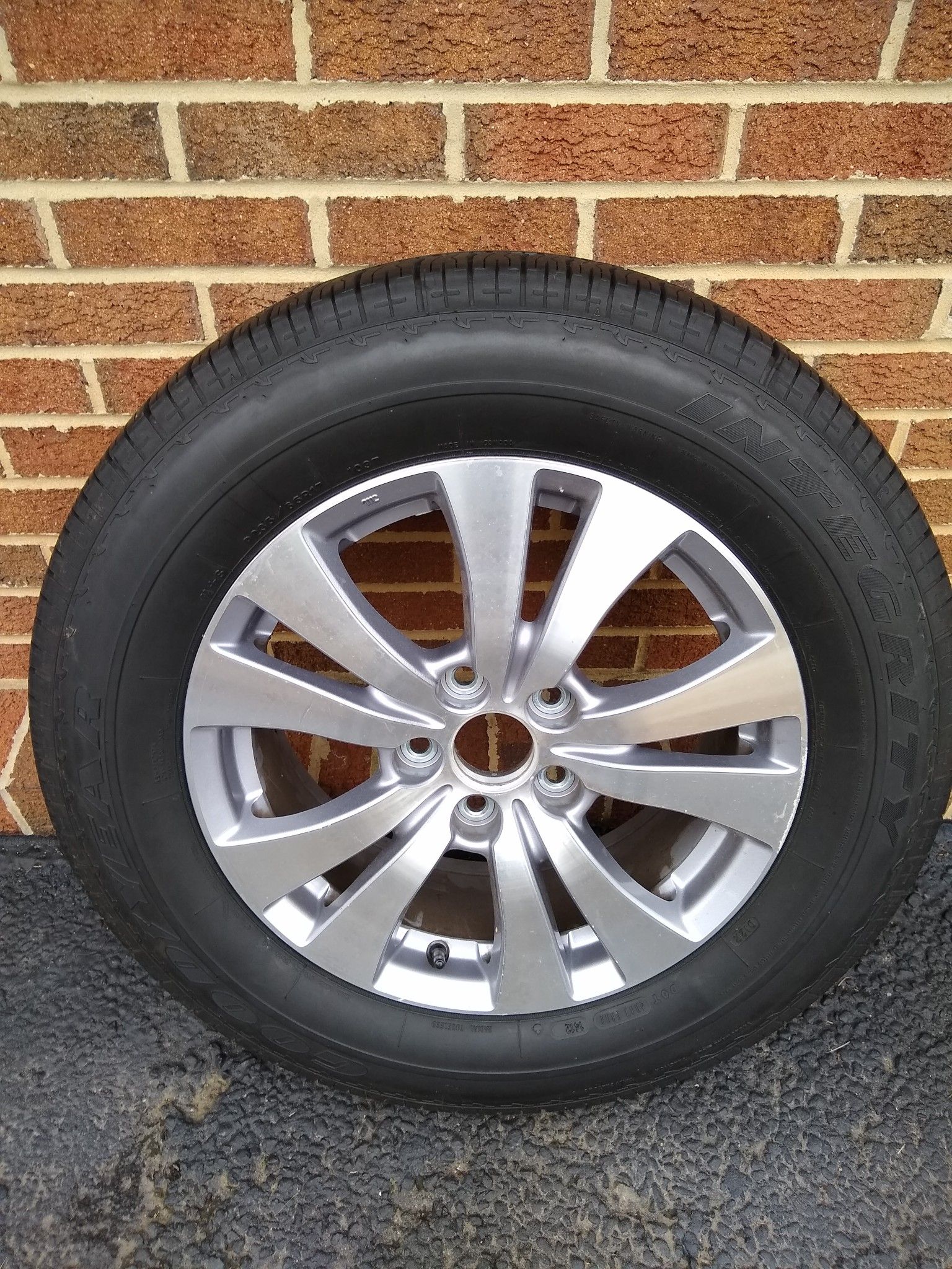 One 2016 Honda Odyssey Rim and Tire