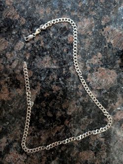 Silver chain necklace 18 inch length 0.6 oz weight