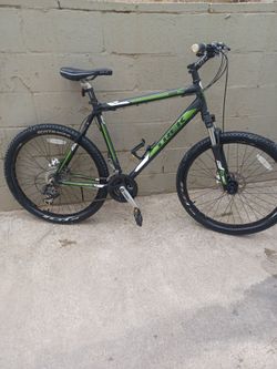 TREK  3500 size 26 frame 54cm speed 21