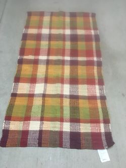 Cost plus world market throw rug in great condition