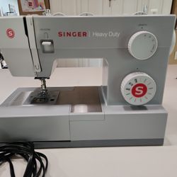 Singer Heavy Duty Sewing Machine