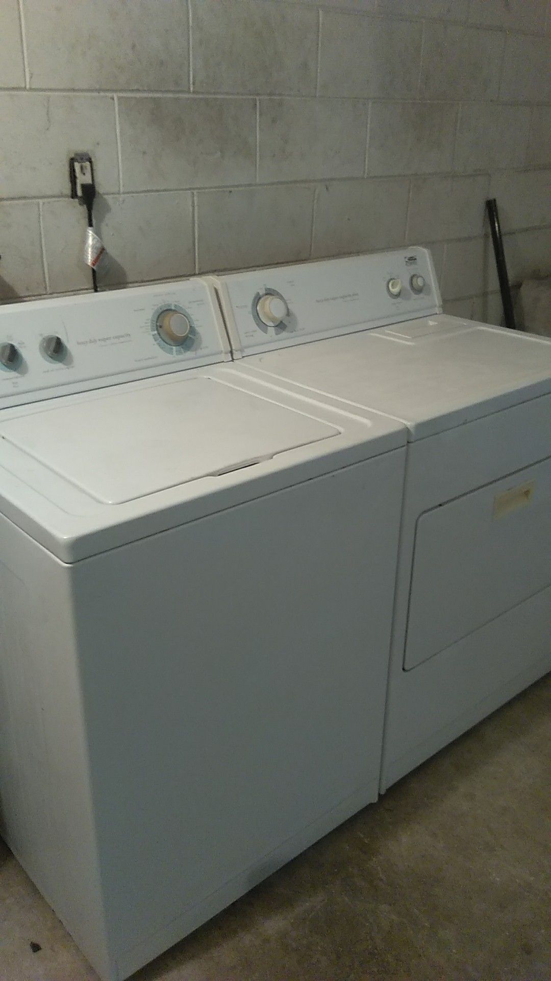 Whirlpool Estate heavy duty super capacity Plus washer and dryer for sale in Pine Hills both machines look like new and work like new