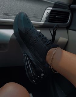 Black Nike Air Max