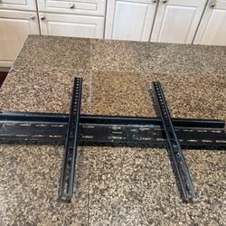 Universal TV wall mount for 37 in. to 70 in. Screens