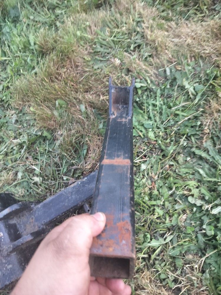 Trailer Hitch/ A Lift Hitch