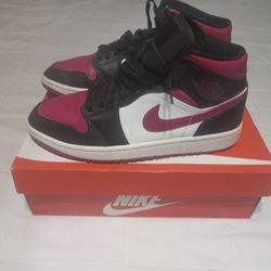 Air Jordan 1 Mid Noble Red 
