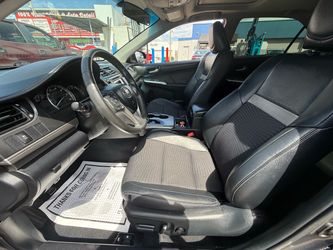 Toyota Camry SE
