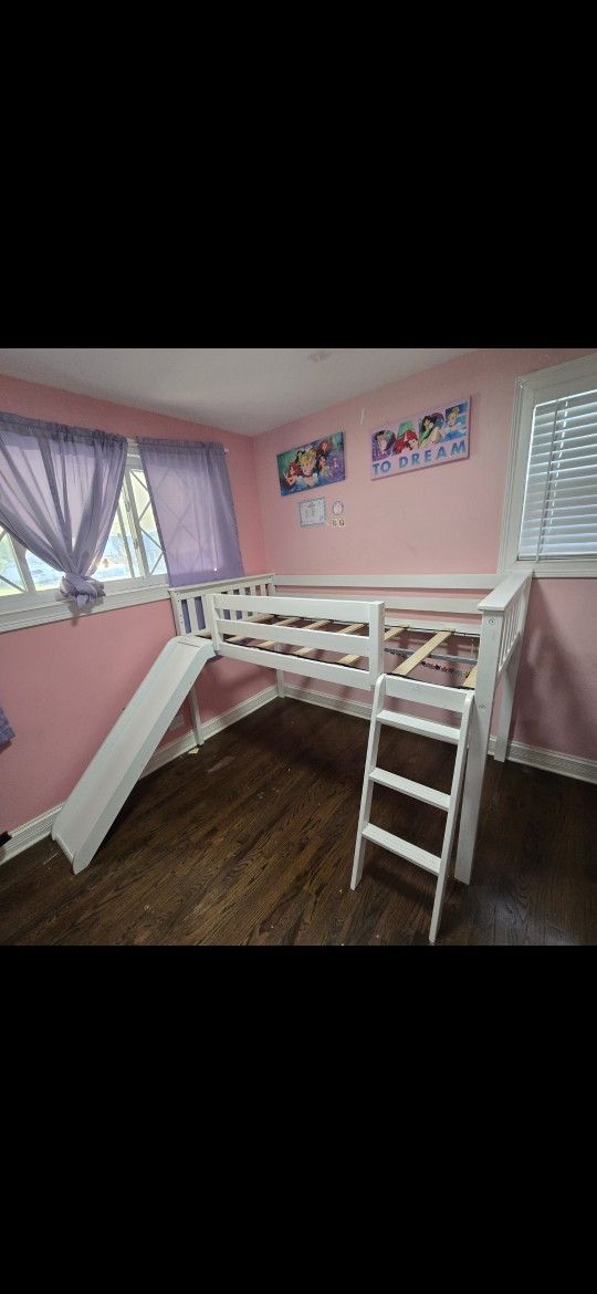 Twin Bed Whit Slide