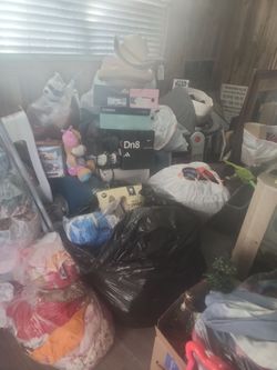 Viernes yard sale