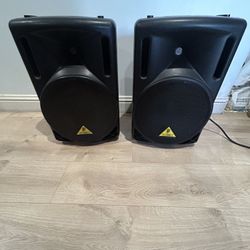 Behringer B212D 2-Way Active Loud Speakers