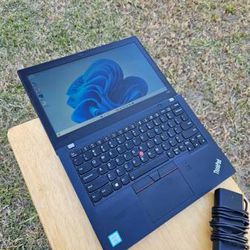 Lenovo 14' in.. TouchScreen Laptop. Windows 11, 512 gb SSD. i7 - $240.. Firm On Price 

