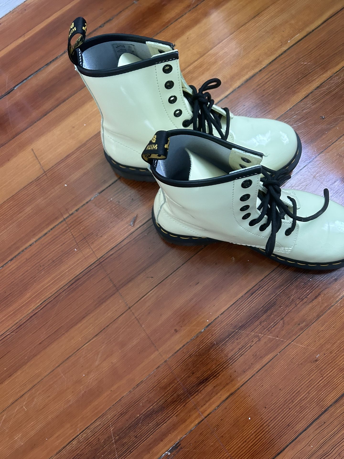 Dr Martens Boots Light Yellow Size 8 W