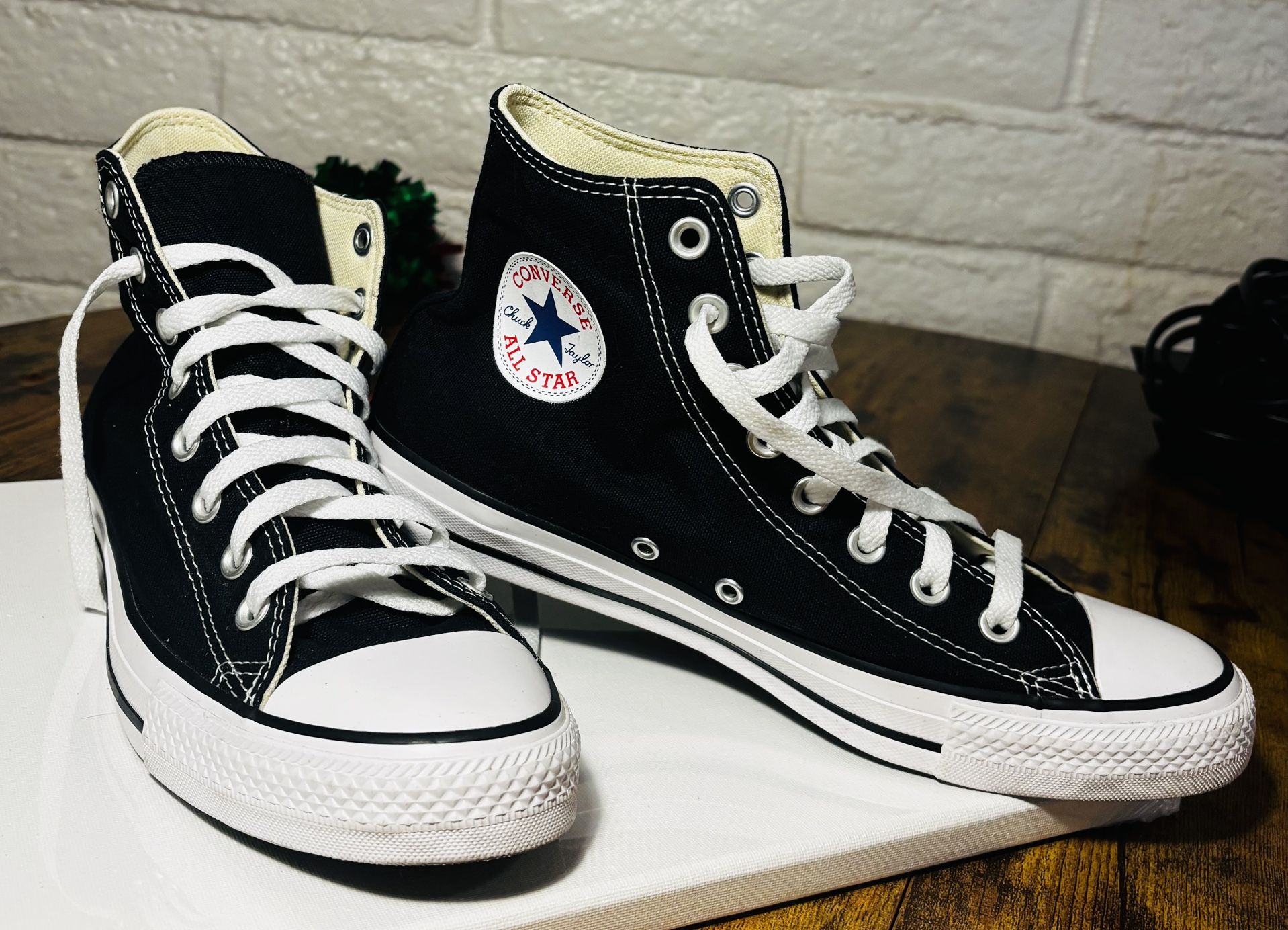 🔥 New Converse All Stars High-Top –  UNISEX - Women’s 10 / Men’s 8 – Classic Black! 🔥
