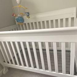 4-in-1 Convertible Crib 