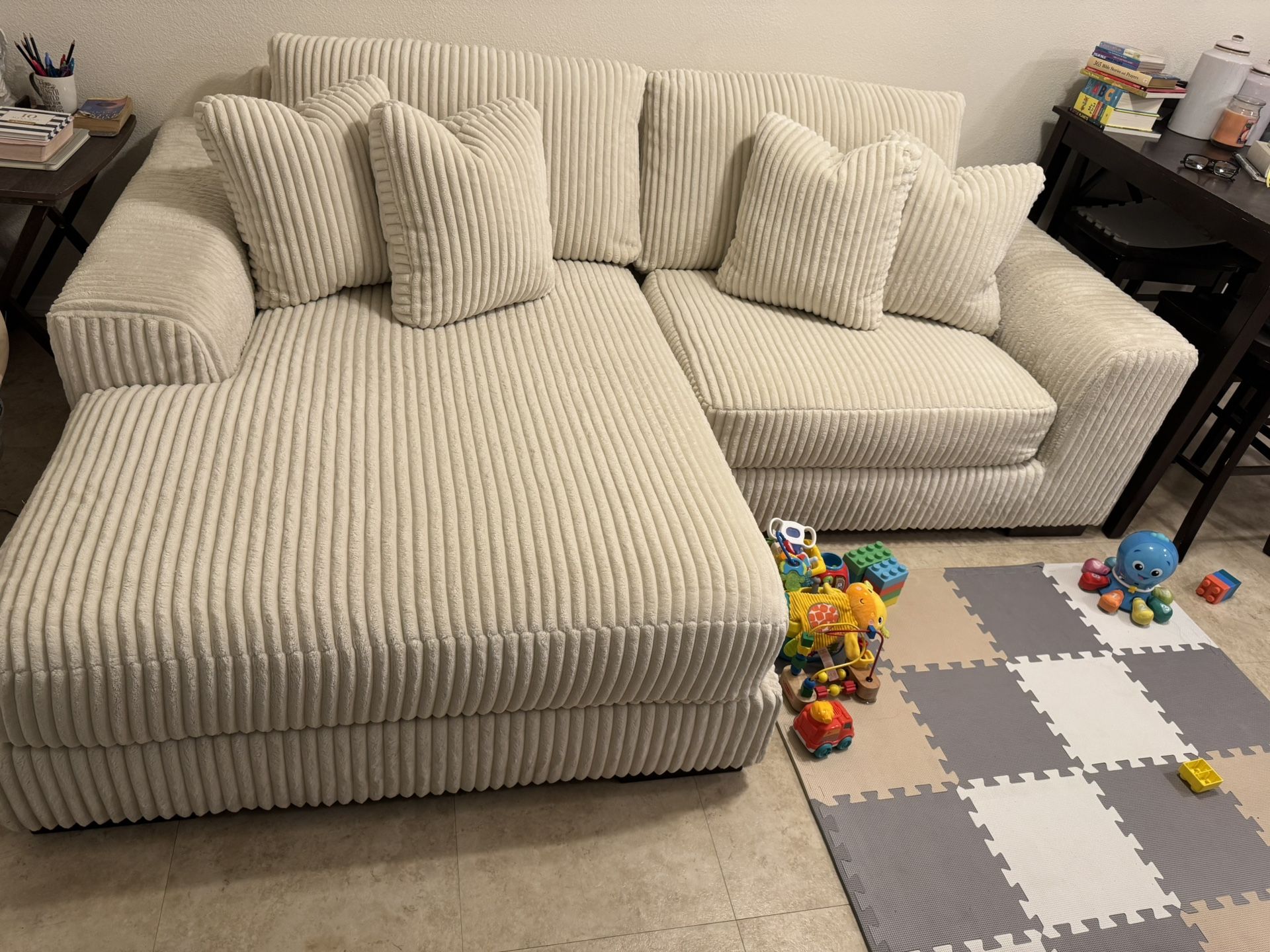 Lindyn 2-Piece Modular Loveseat with Chaise