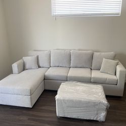 Sectional With Free Ottoman ‼️different Colors Available ‼️
