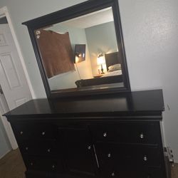 MOR FURNITURE DRESSER/VANITY