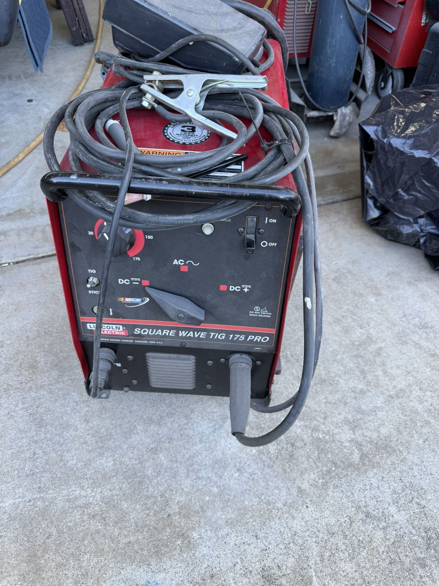 Tig Welder- 220 Lincoln Square Wave