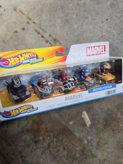 Marvel hot wheels racer verse