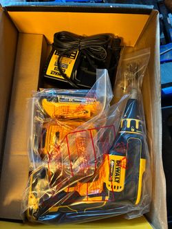 MAX XR Brushless Drywall Screwgun and Cut-Out Tool Combo Kit