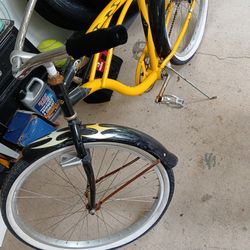 Mike's hard lemonade Beach cruiser 26inch