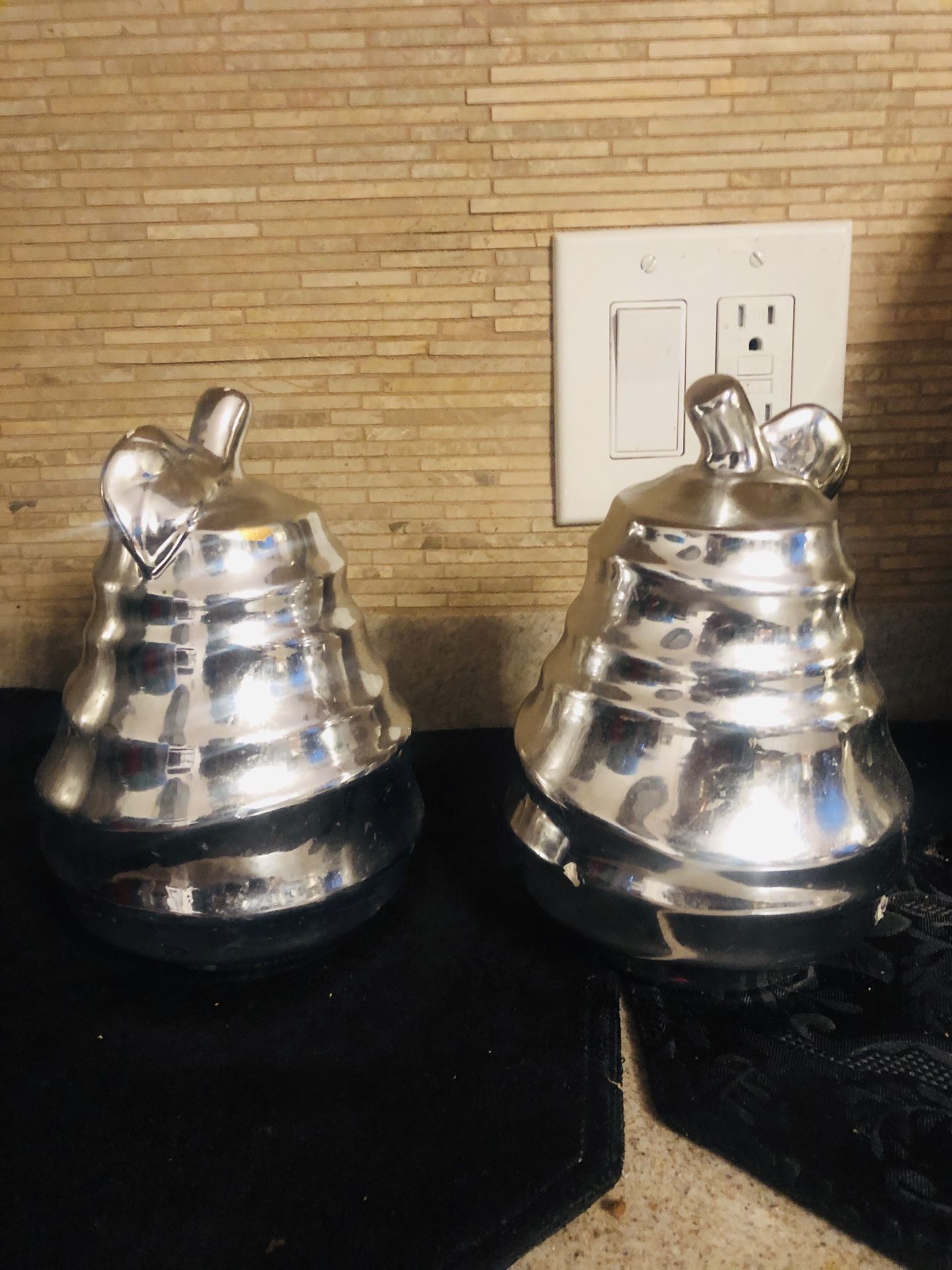 Decorative pears