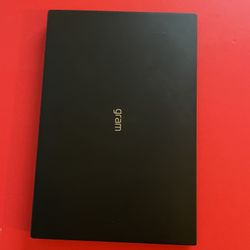 LG Gram 14” (2022) i7 12th Generation 16GB 512GB super light powerful laptop