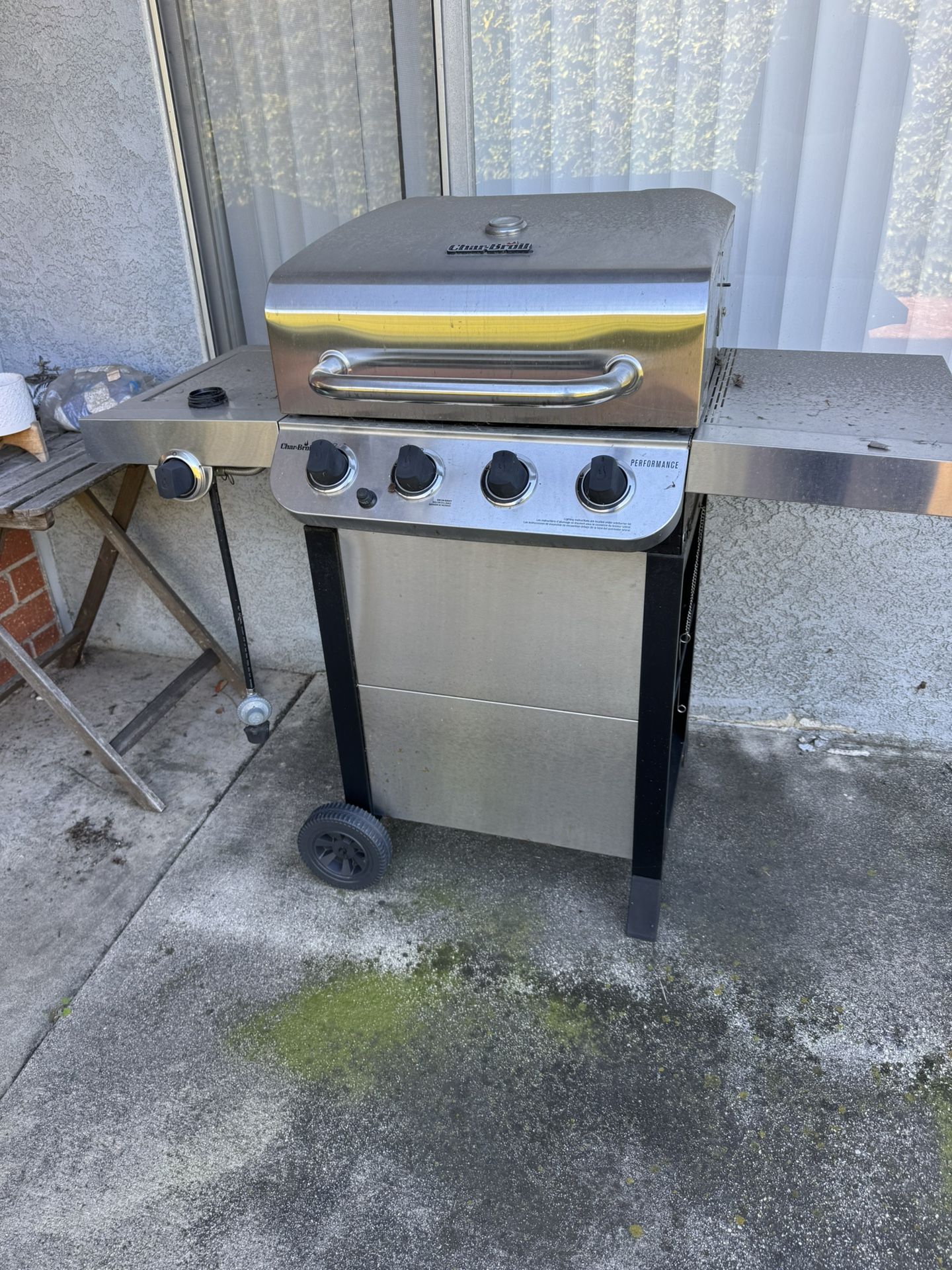 Char-Broil performance Series 4 burner Propane Gas Grill With Side Burner Cart