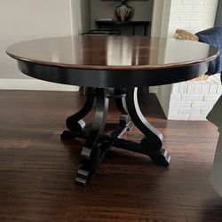 Pier One Kitchen Table 49” 4 Chairs