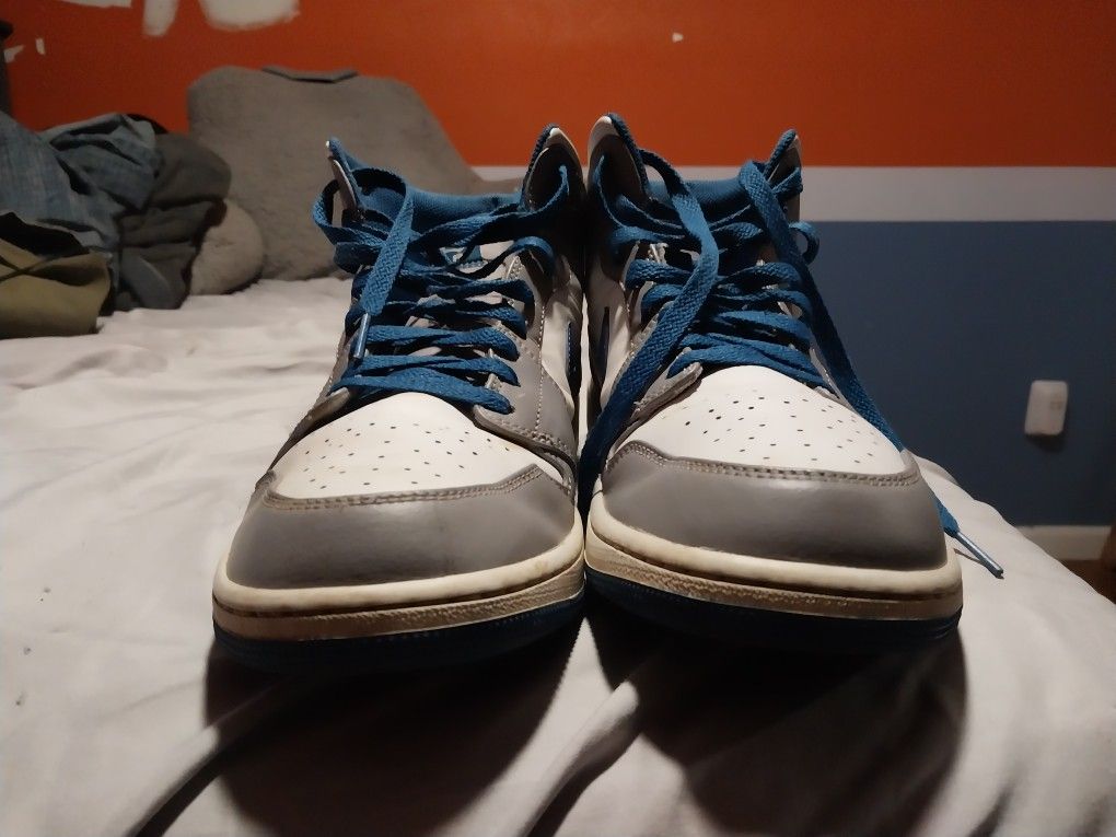 Air Jordan 1 Mid