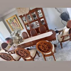 Make Me An Offer Dinning Room Table And 8 Chairs And A Hutch 