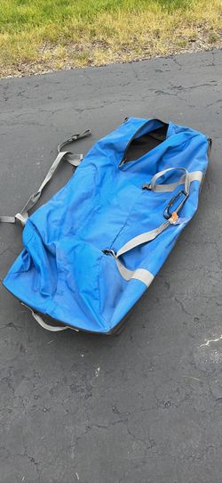 Car top suitcase
