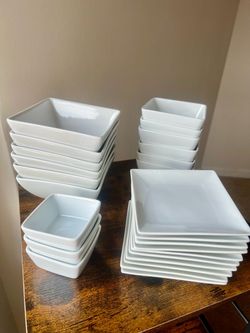 White Ceramic Dinnerware Bowls- Serves Six (26 Pieces)