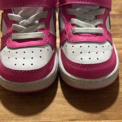 Girl Nike Size 5 