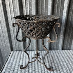Vintage Cast Iron Plant Stand Planter Rustic Outdoor Garden Decor Heavy Metal 