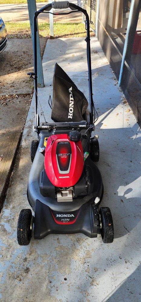 Honda Lawn Mower HRN 216 With A Gvc 170