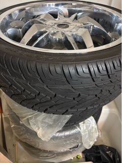 (4) 22inch tires and chrome rims